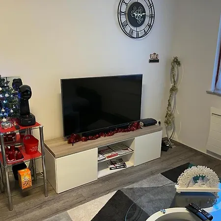 Halte De La Commanderie Apartment *